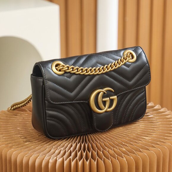 GUCCI Black Leather GG Marmont Shoulder Bag - Picture 2 of 9